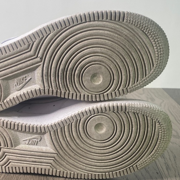 Nike Air Force 1 Womens Size 8.5 Low-Top White Leather Athletic Sneakers - Picture 11 of 11